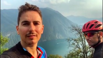 MotoGP: Jorge Lorenzo torna in bici: &quot;Spero di essere in moto a Silverstone&quot;