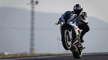 SBK: BMW entra in forma ufficiale nel mondiale Endurance con la S1000 RR