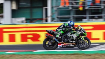 SBK: Disastro Evan Bros: Caricasulo e Krummenacher a terra, vince Mahias