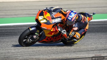 Moto2: FP2 Valencia: Binder fa il record e piega Fernandez e Di Giannantonio