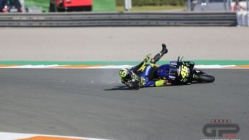 MotoGP: PHOTO. Valentino Rossi grants the encore... of crashes
