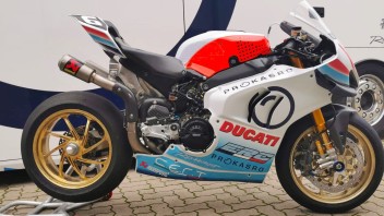 SBK: La Ducati V4 R sfida Morbidelli e la Yamaha alla 8 Ore di Sepang