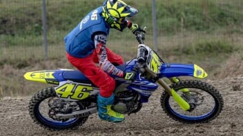 MotoGP: Rossi forgets the past and goes back to training on a motocross bike