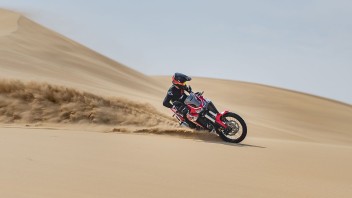 Moto - News: Honda CRF1100L Africa Twin: fino al 15 febbraio, in omaggio le pedane rally