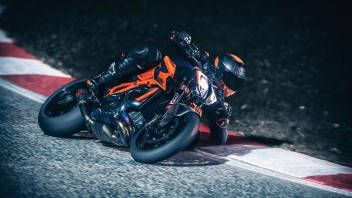 Moto - News: KTM Super Duke 1290 R 2020: la Bestia ha affilato gli artigli