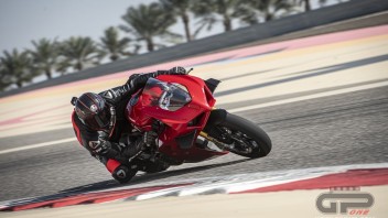 Moto - Test: TEST: Ducati Panigale V4S: the beast is tamed and even faster