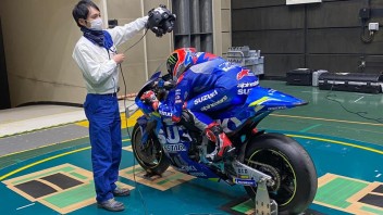 MotoGP: Le Suzuki di Rins e Mir disegnate dal vento