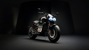 Moto - News: VIDEO - Triumph Rocket 3R: quando l'accelerazione... è tutto!