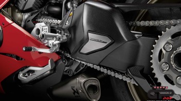 Moto - News: La Panigale V4 pronta per la pista con il pacchetto accessori Racing