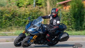 Moto - News: Yamaha: dopo le tre ruote, verso la moto che non cade