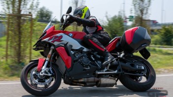 Moto - Test: Prova BMW S1000XR: sempre più regina delle superbike con le borse