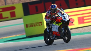 SBK: Rinaldi trionfa ad Aragon davanti a Rea e prenota la Ducati ufficiale