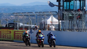 SBK: SS300: Rodriguez porta il team 2R dall'inferno al paradiso 