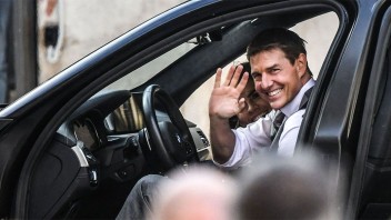 Auto - News: Mission Impossible 7: primi ciak di Tom Cruise a Roma con una BMW