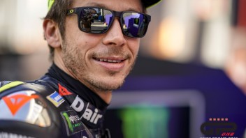 MotoGP: Valentino Rossi, 'solo per i tuoi occhi' (TV) firma il rinnovo a Jerez