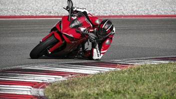 Moto - News: Ducati SuperSport 950 my2021: un tocco di Panigale per renderla più cattiva