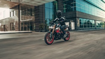 Moto - News: BMW G 310 R my2021: nuovo look per la Dynamic Roadster tedesca - caratteristiche