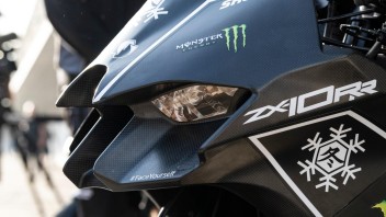Moto - News: Kawasaki ZX-10 R ed RR 2021: giù i veli, iniziamo a scoprirle!