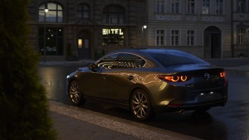 Auto - News: Mazda3 Sedan 2021: ora disponibile anche con carrozzeria berlina - caratteristiche