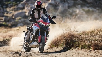 Moto - News: Ducati Riding Academy 2021: si aprono le iscrizioni per il DRE Adventure