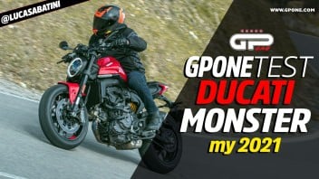 Moto - Test: Prova video Ducati Monster 2021: come va il mostro senza il telaio a traliccio