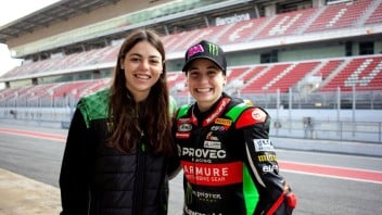 SBK: Kawasaki sempre più rosa con Ana Carrasco e la team manager Carla Grau Pi