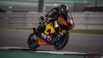 Moto2: Lowes fa doppietta di pole a Losail. Prima fila per Gardner e Bezzecchi