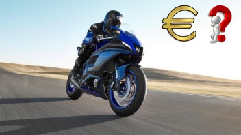 Moto - News: Yamaha R7 2022: il prezzo? Non è ancora ufficiale, ma...
