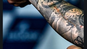 MotoGP: Quartararo scherza sulla cicatrice al braccio: "un nuovo tatuaggio"