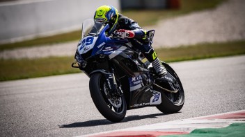 SBK: Pazza Estoril: Odendaal si ferma all’ultimo giro, vince Aergerter, 2° un super Bernardi