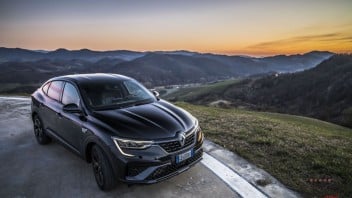 Auto - Test: Renault Arkana E-Tech Hybrid: SUV coupé ibrido