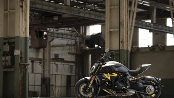 Moto - News: Ducati Diavel 1260 S Black and Steel: la cruiser cambia nuovamente abito
