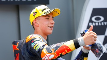 Moto3: L'indiscrezione di DAZN: VR46 tenta Acosta per la Moto2