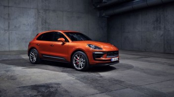 Auto - News: Porsche Macan 2022: il SUV si fa più potente e sportivo