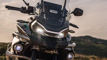 Moto - News: CFMoto 800 MT: l'adventure con motore KTM e prezzo super competitivo