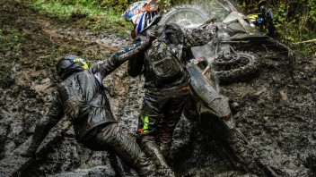 Moto - News: Romaniacs 2021: la gara più folle di hard-enduro entra nel vivo