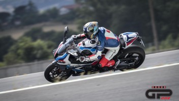Moto - Test: Prova BMW M 1000 RR: l'urlo della farfalla