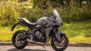 Moto - News: Triumph Tiger Sport 660, arriva la crossover tre cilindri entry level