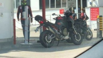 Moto - News: Ducati Streetfighter V2, beccata su strada!