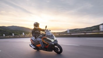 Moto - Scooter: Kymco DT X360, lo scooter crossover che ti porta fuori 