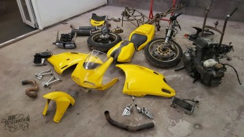 Moto - News: Ducati 916 Restoration: quando la Superbike ha bisogno di coccole