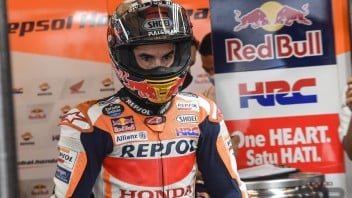 MotoGP: VIDEO - Marc Marquez e quella modifica alla spalla destra della tuta