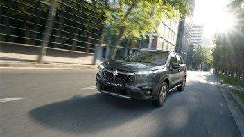 Auto - News: Suzuki S-Cross Hybrid 2022: un altro passo avanti per il SUV giapponese
