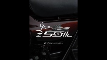Moto - News: Kawasaki Z900: una RS in edizione speciale per i 50 anni