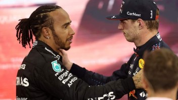 Auto - News: Hamilton-Verstappen: la Formula 1 fa il botto su Sky e TV8