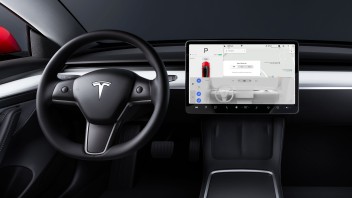 Auto - News: Hacker: "Posso controllare da remoto le Tesla"