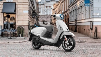 Moto - Scooter: Kymco Like 125 EV: l'elettrico da 200 km al prezzo giusto