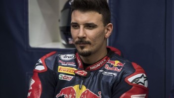 SBK: Il team di Davide Giugliano debutta con la Ducati V2 in SuperSport