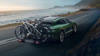 Moto - Scooter: Porsche si dà alle due ruote... ma con le bici elettriche