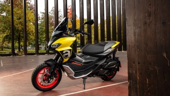 Moto - Scooter: Verso la prova: Aprilia SR GT, il nuovo erede della dinastia SR